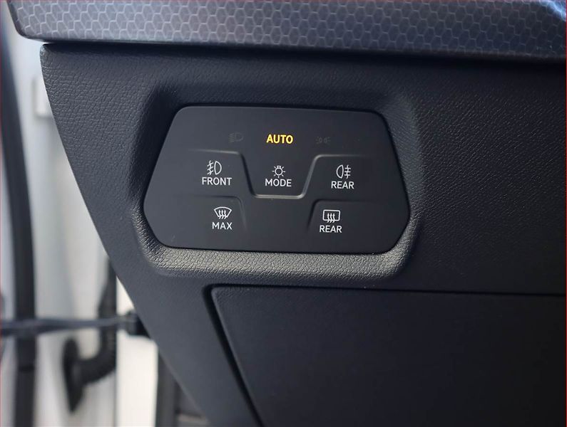 Seat Leon (2022) 2.0 TDI, Automat, Navi - fotka 26 z 27