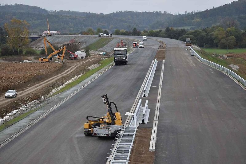 Palačovská spojka. Vizualizace mimoúrovňové křižovatky Palačov z informačního videa ŘSD