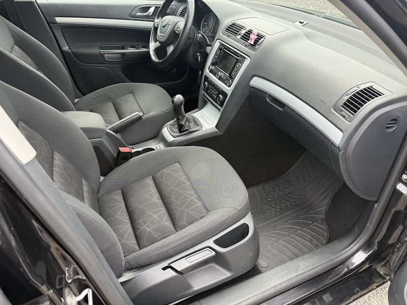 Škoda Octavia 1,6TDI 77kW XENONY - fotka 10 z 20