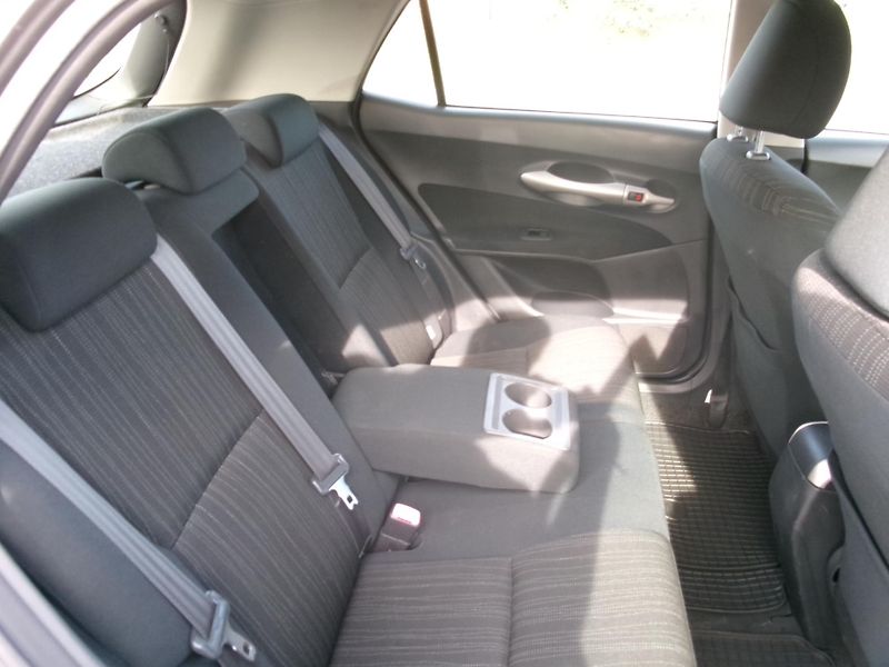 Toyota Auris (2007) 2,0 D-4D 93kW AC TEMP ALU - fotka 14 z 26