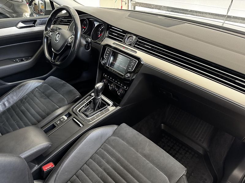 Volkswagen Passat (2017) R-line 2.0 TDI 110 KW DSG - CZ - fotka 19 z 25