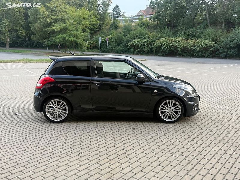 Suzuki Swift (2012) Sport, 1.6i, 100kw - fotka 6 z 18