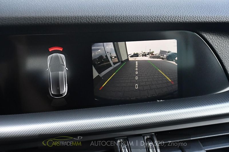Alfa Romeo Stelvio 2.2 Diesel 16V 154kW Veloce Q4 - fotka 27 z 44