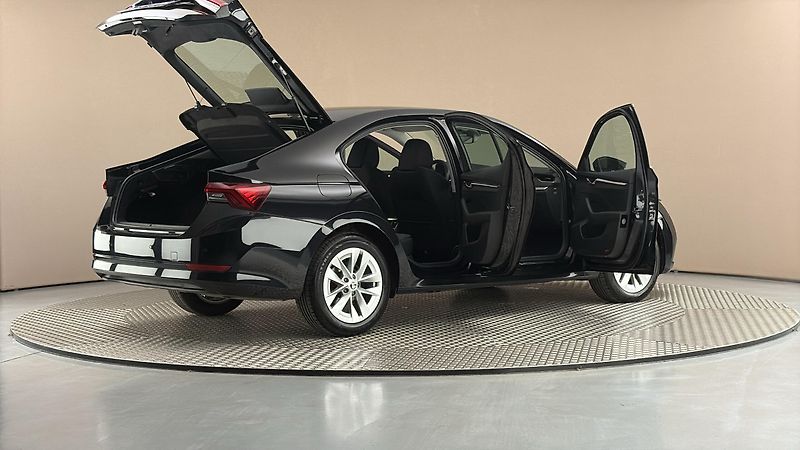 Škoda Octavia 2.0 TDI DSG Style - fotka 6 z 27