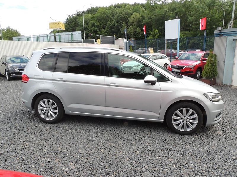 Volkswagen Touran (2018) 1.4TSi,110kw,7míst,Top výbava, - fotka 4 z 55