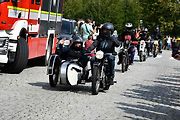Na tradiční Lidický okruh dorazily desítky historických automobilů a motocyklů, které obdivovali návštěvníci z Kladna i širokého okolí.