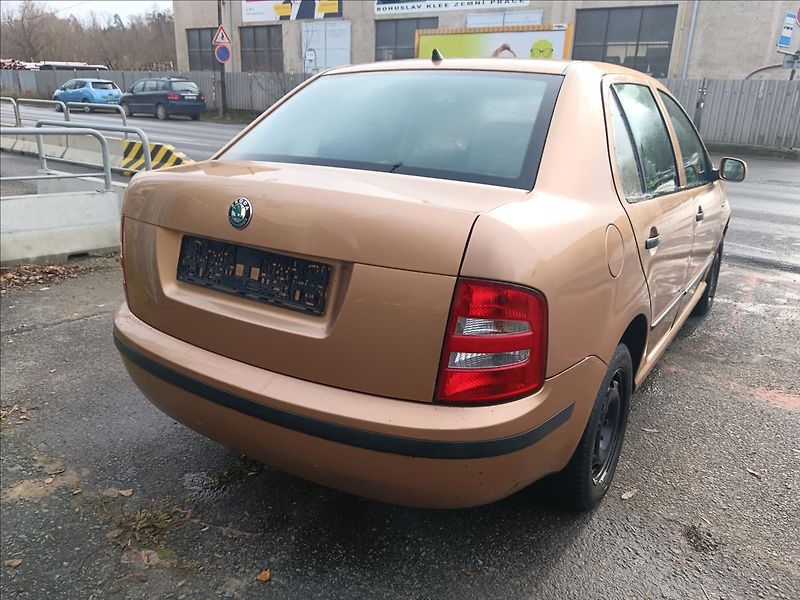 Škoda Fabia 1,4 i automat  comfort - fotka 10 z 17