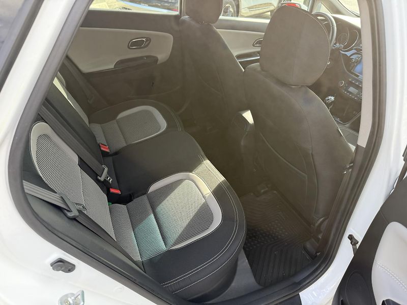 Kia Ceed (2018) TOP 1.6 GDI 99KW - fotka 14 z 15