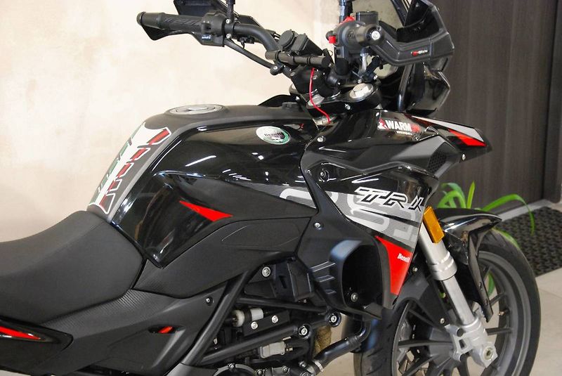 Benelli TRK 251 (2022) hezký stav, 2. maj, původ ČR - fotka 7 z 20