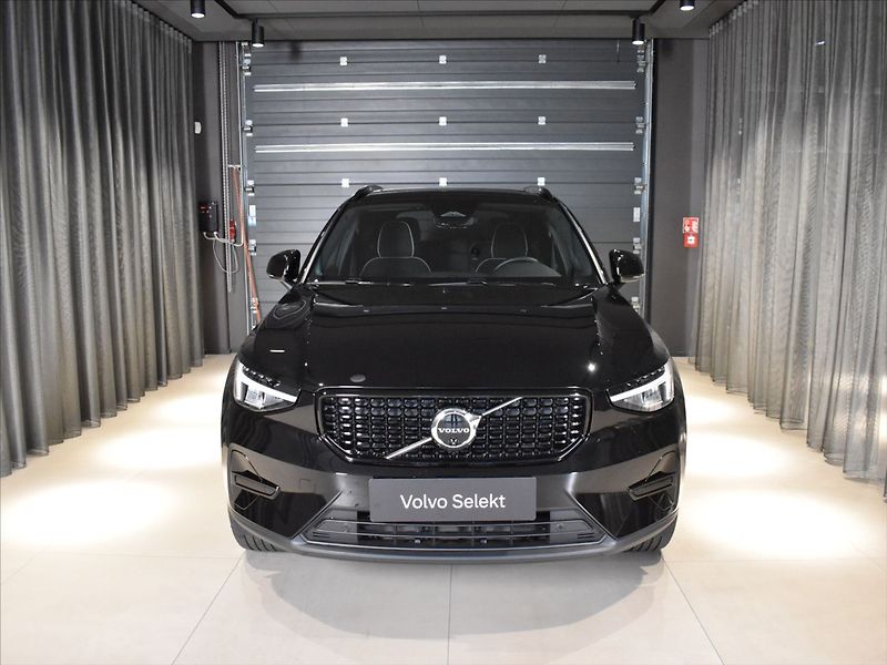 Volvo XC40 2,0 B4 Ultra Panorama,BLIS - fotka 6 z 21