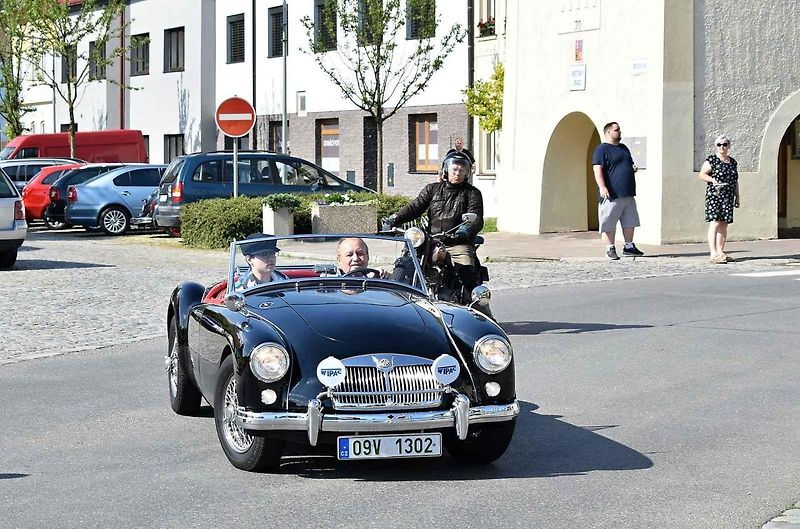 Nablýskaní veteráni projížděli v sobotu celým jihem Prostějovska. Konala se zde tradiční Veterán rallye. 17.6. 2023