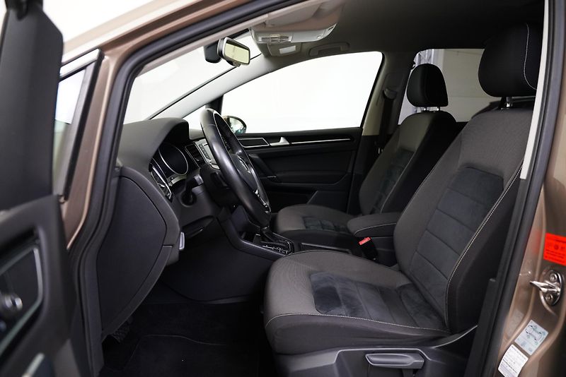 Volkswagen Golf Sportsvan - fotka 10 z 23