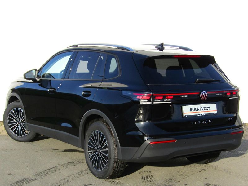 Volkswagen Tiguan (2025) People 1,5 eTSI 110 kW mHEV - fotka 13 z 30