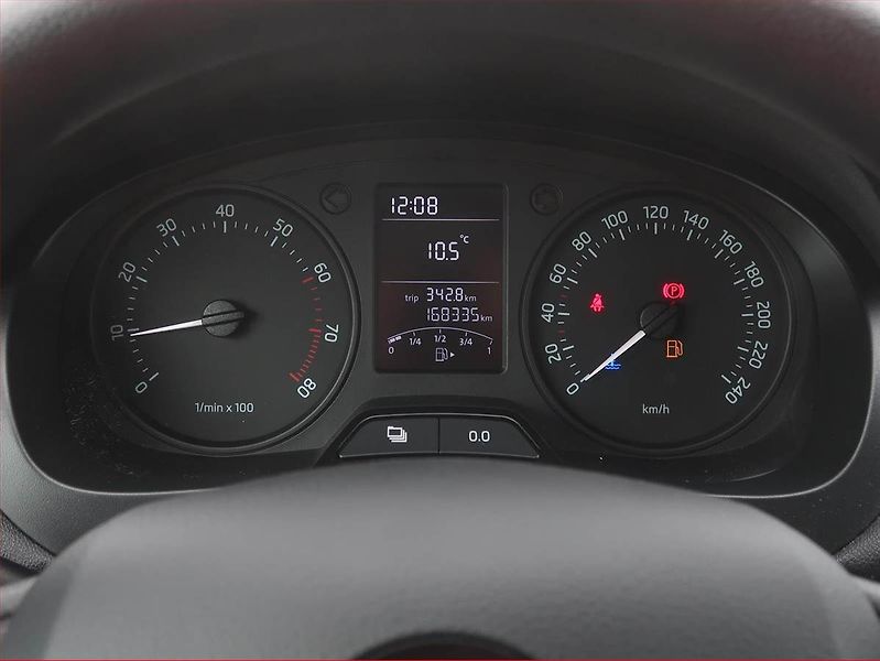 Škoda Rapid (2014) Spaceback 1.2 TSI, Serv.kniha - fotka 11 z 13