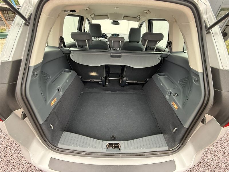 Ford Grand C-MAX 1,6 Duratorg TDCi 85kW Trend - fotka 19 z 22