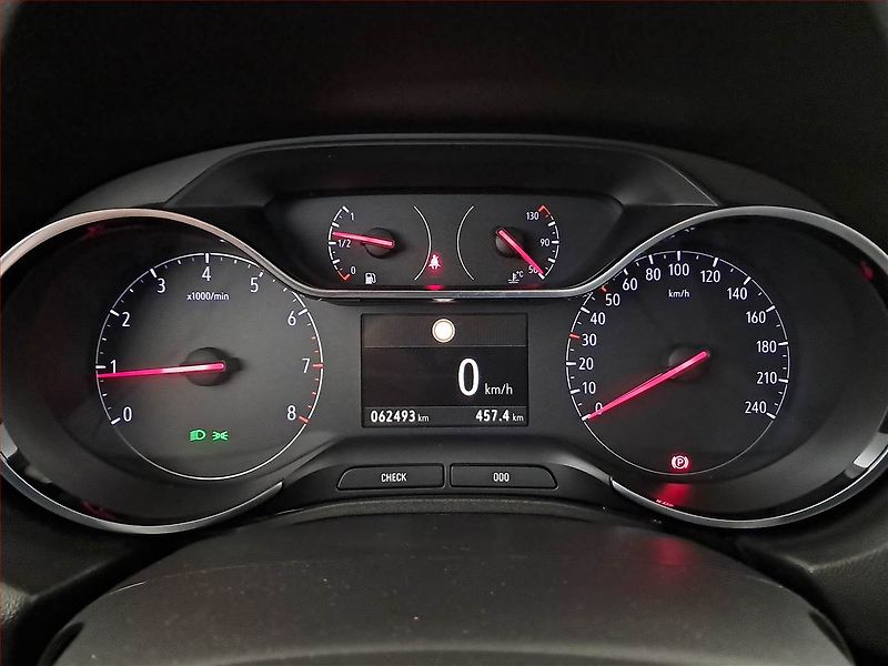 Opel Grandland X (2021) 1.2 Turbo, ČR,1.maj, Kůže - fotka 11 z 16