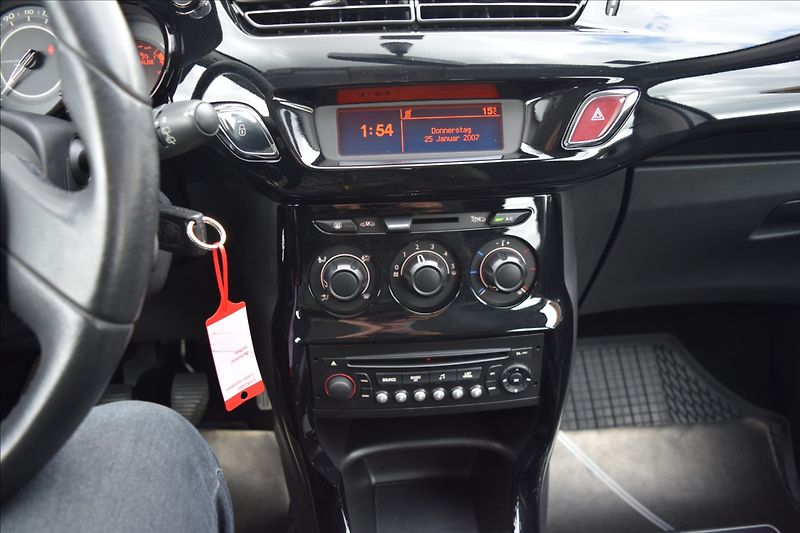 Citroën C3 1,1 i 44KW PO SERVISE NOVÁ STK - fotka 30 z 40