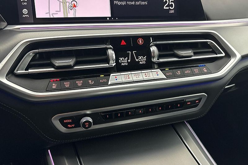 BMW X5 xDrive30d - fotka 22 z 28