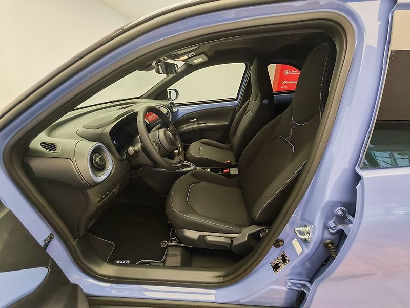 Toyota Aygo 1.5 HEV - fotka 18 z 33
