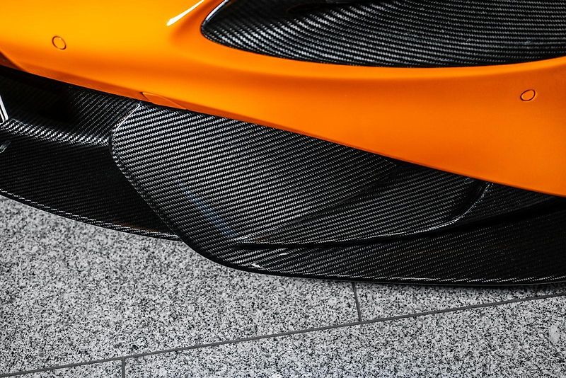 McLaren 765LT LIFT/B&W/MSO/CARBON/BREAKS - fotka 17 z 40