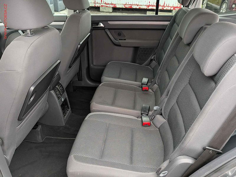Volkswagen Touran (2011) 1.4TSi, AC, temp - fotka 10 z 15