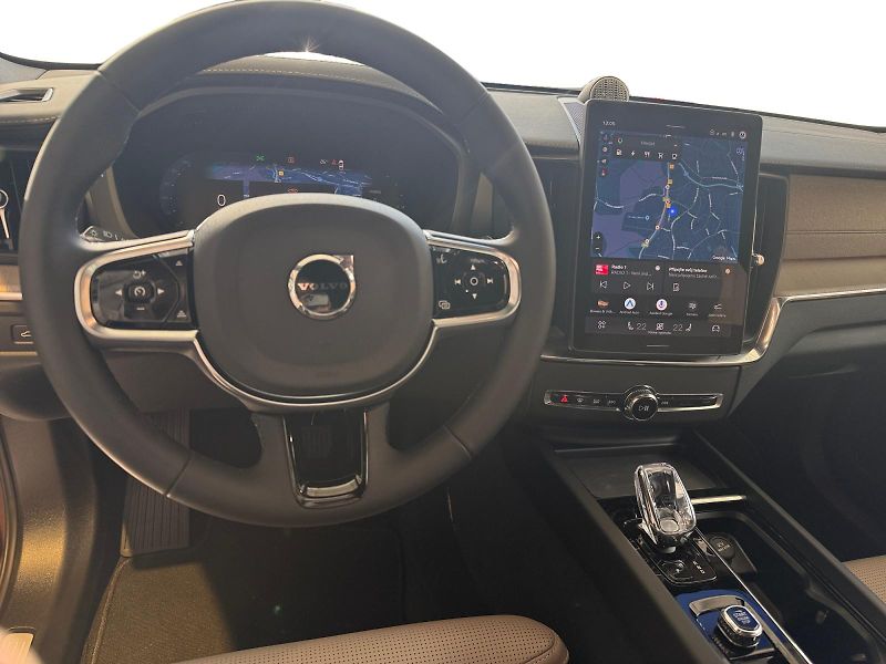 Volvo XC60 (2026) T6 AWD XLR ULTRA DARK Execut. - fotka 17 z 21