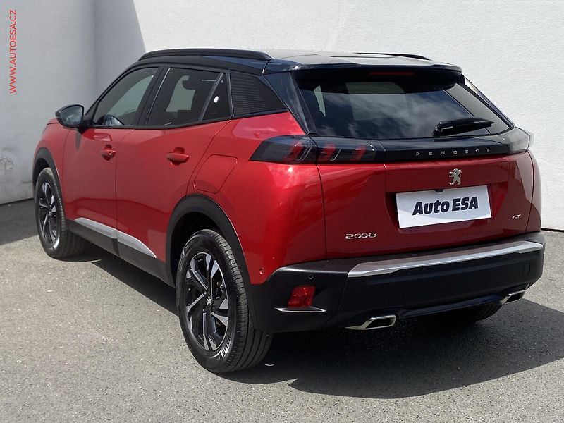 Peugeot 2008 (2021) 1.2 PT, GT, navi, kamera - fotka 6 z 18