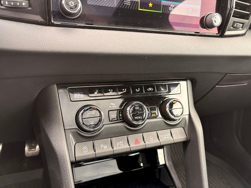 Škoda Karoq (2024) TSI 110 kW Sportline DSG - taž - fotka 20 z 33