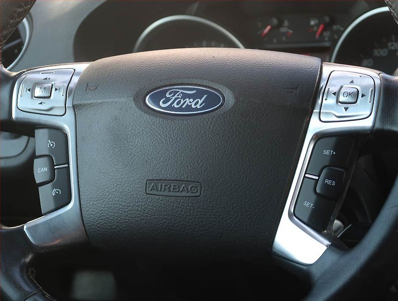 Ford Galaxy (2010) Ghia 2.0 TDCi, 7 míst - fotka 20 z 20