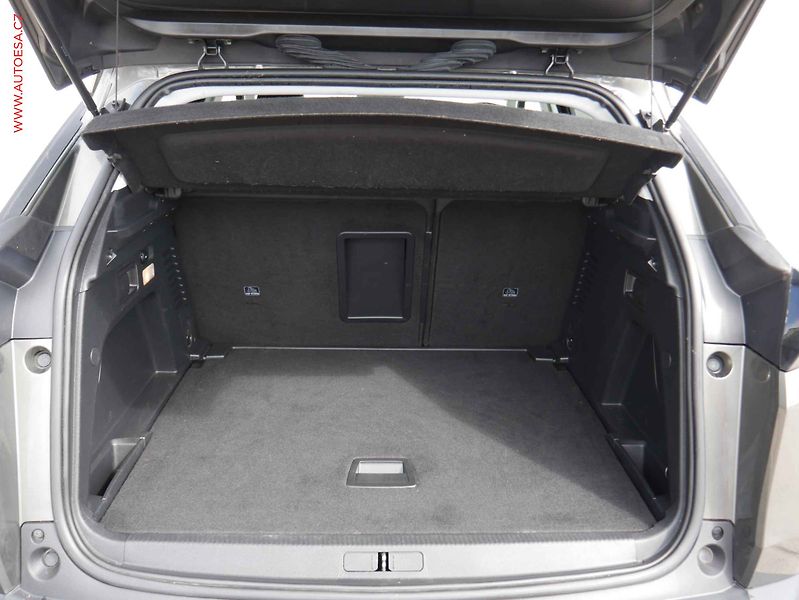 Peugeot 3008 (2019) 1.5 HDi, Allure, navi, kamera - fotka 7 z 16