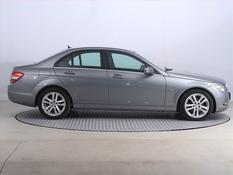 Mercedes-Benz Třídy C (2009) Avantgarde C 220 CDI, Automat - fotka 6 z 21