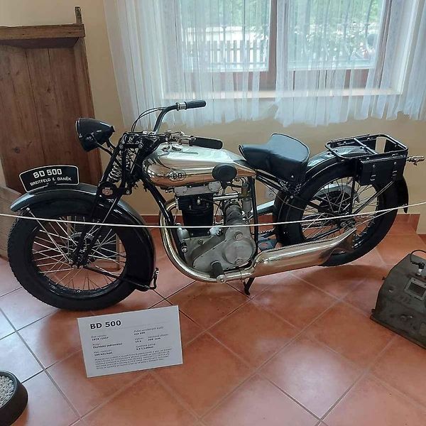 Motocykl zvaný Pérák patřil k úspěšným typům značky Jawa.