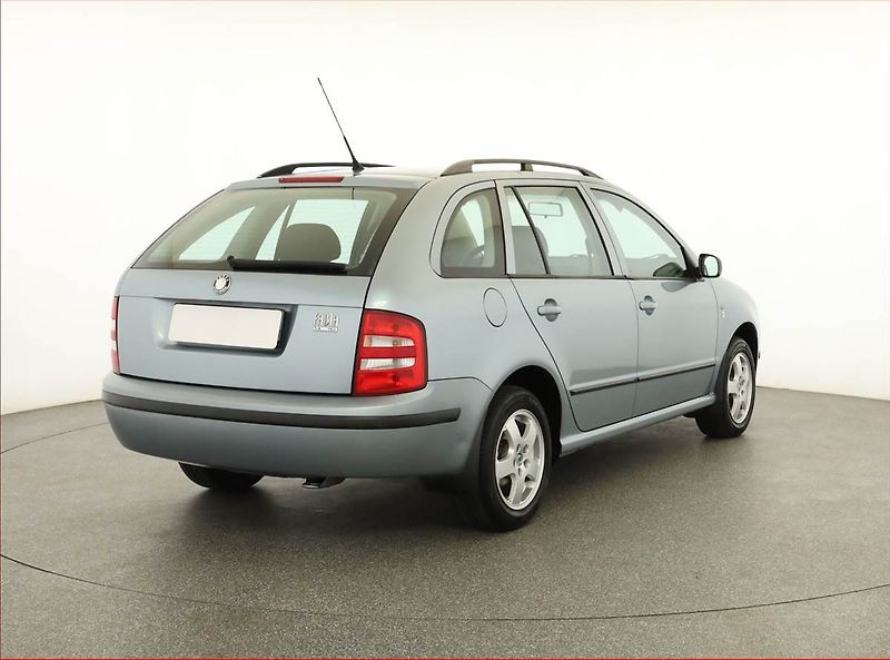 Škoda Fabia (2002) Elegance 1.4 16V, Klima - fotka 5 z 13