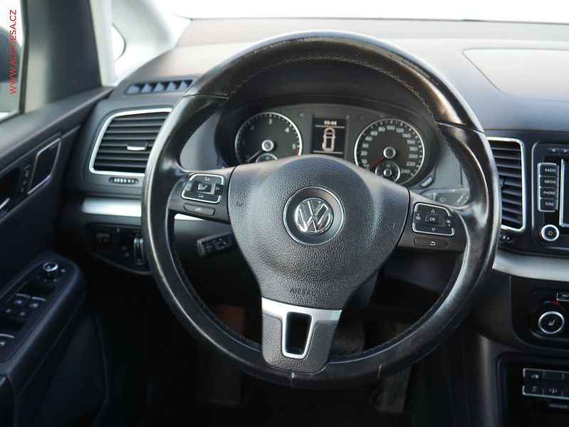 Volkswagen Sharan (2012) 2.0TDi, AT, navi, bixen - fotka 13 z 17