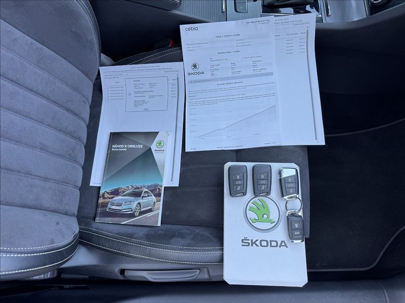 Škoda Superb 2,0 TDI DSG STYLE 1.maj. ČR - fotka 49 z 50