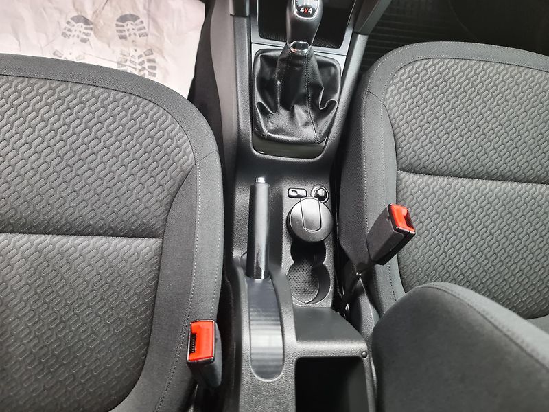 Škoda Yeti (2015) 2.0 TDi 103-KW 4x4 ADV OLOMOUC - fotka 42 z 76