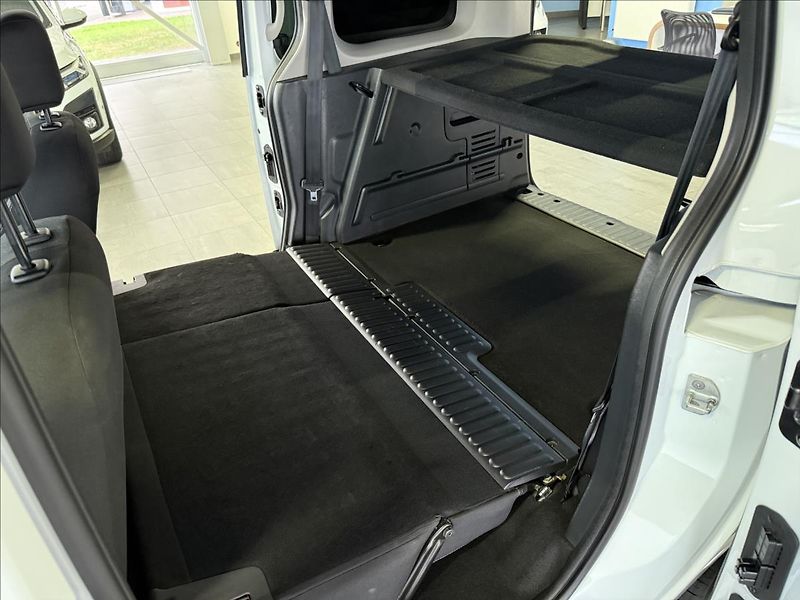 Renault Kangoo 1,5   ČR,DPH,SERVISKA,2.MAJITE - fotka 17 z 21