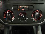 Volkswagen Golf (2005) 1.6, AC, el. výbava - náhled 13