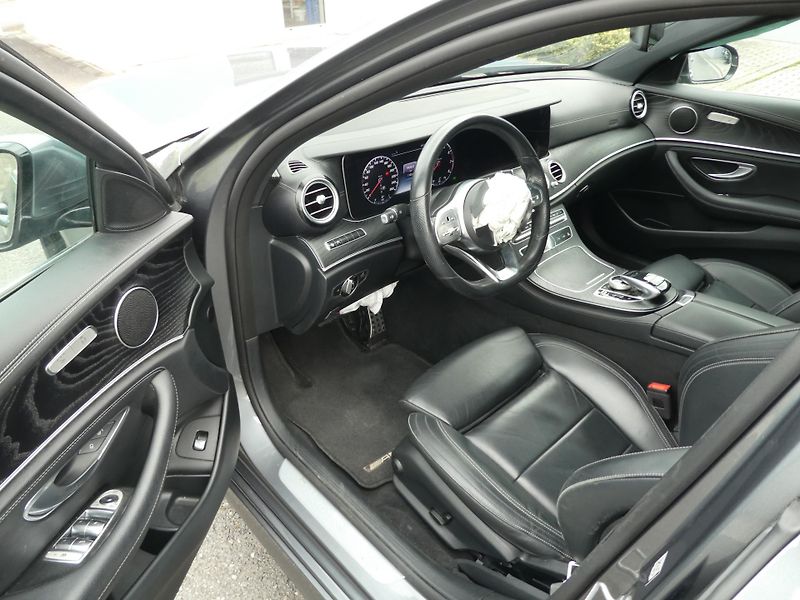 Mercedes-Benz Třídy E E 450 270kW 4MATIC AMG LINE  - fotka 10 z 15