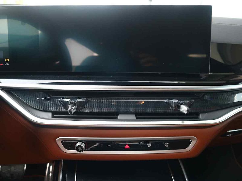 BMW X7 (2026) - fotka 8 z 10