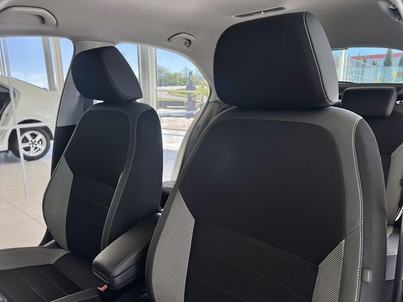 Škoda Rapid 1,4TDI Ambition Plus*TopStav - fotka 13 z 29