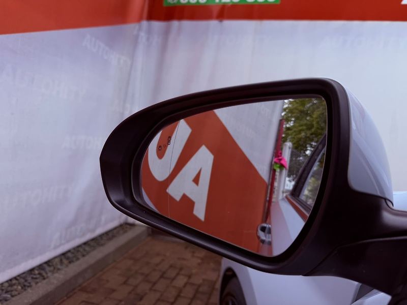 Hyundai i30 1.4 T-GDi Premium Aut., Servis - fotka 13 z 34