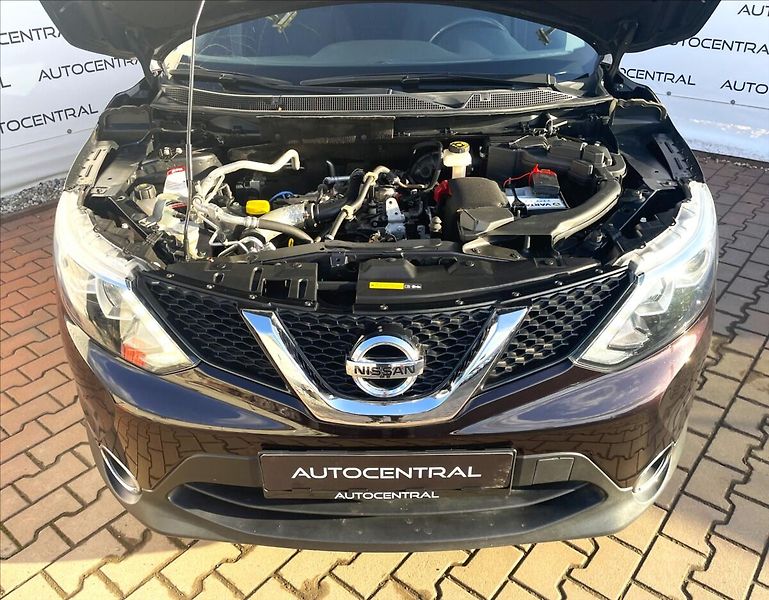 Nissan Qashqai 1,2 DIG-T Czech-line,serv.kn. - fotka 8 z 21