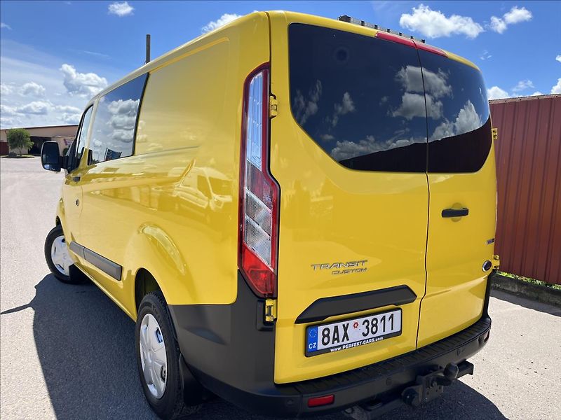 Ford Transit Custom 2,0 TDCi 6.MÍST KLIMA TZ -DPH - fotka 40 z 44