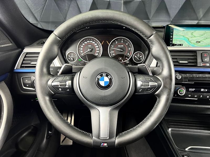BMW Řada 3 xDrive M-SPORT, H&K, PANORAMA, - fotka 13 z 32