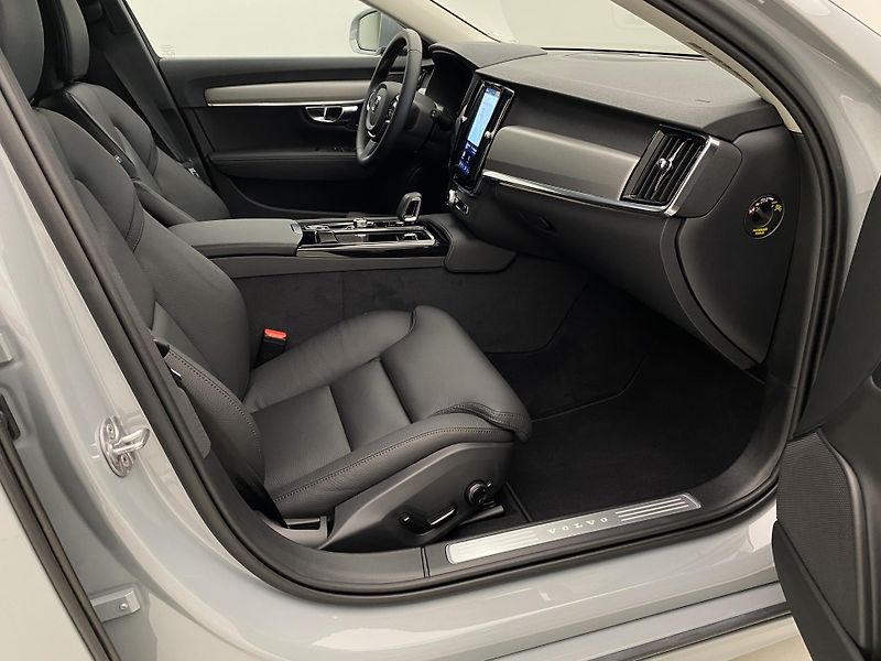 Volvo V90 T6 AWD RECHARGE CORE REZERVACE - fotka 24 z 60