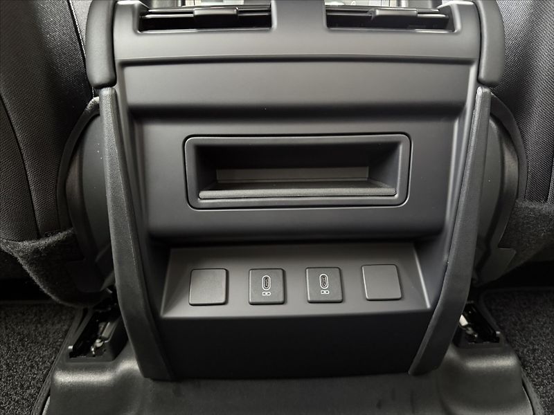 Land Rover Defender (2026) 3,0 S D200 - fotka 20 z 23
