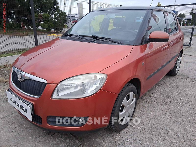 Škoda Fabia (2007) 1.4i 16V, 1.maj, servis.kniha - fotka 1 z 3