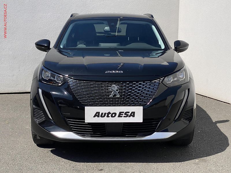 Peugeot 2008 (2021) 1.2PT, Allure - fotka 2 z 19