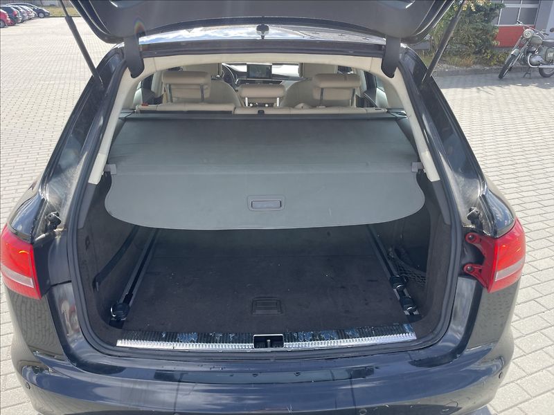 Audi A6 Avant 2,0 TDi 130kw Multitroni - fotka 9 z 36
